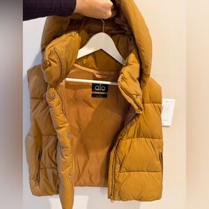 ALO Yoga Gold Rush Puffer Vest
